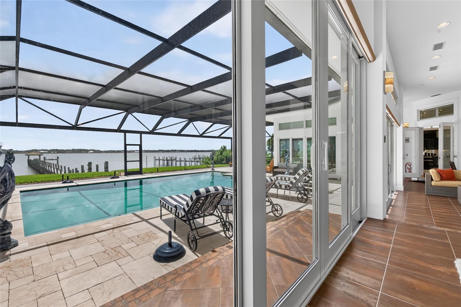 MC ELROYS BELLEVIEW - Residential