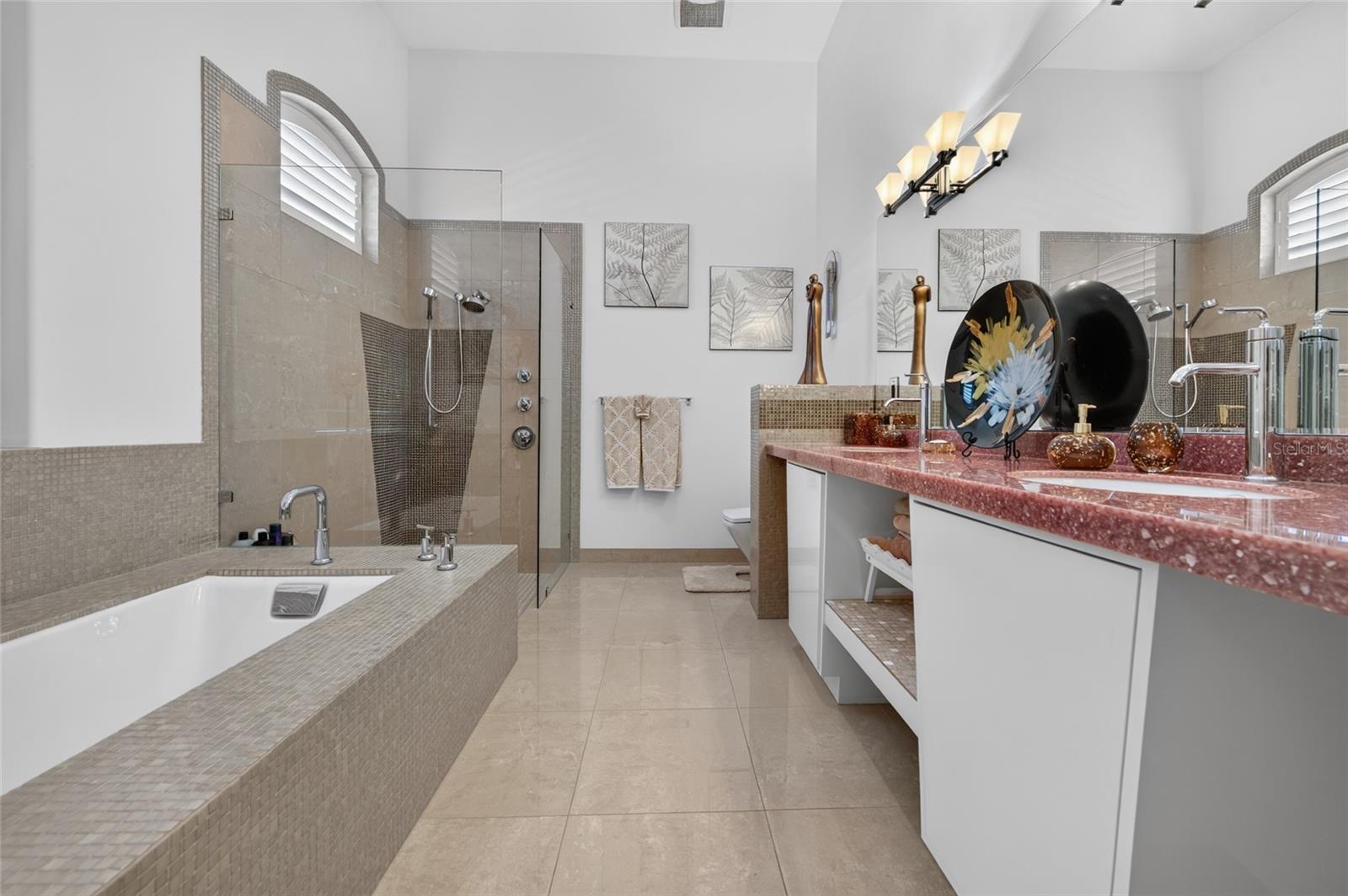 MC ELROYS BELLEVIEW - Residential