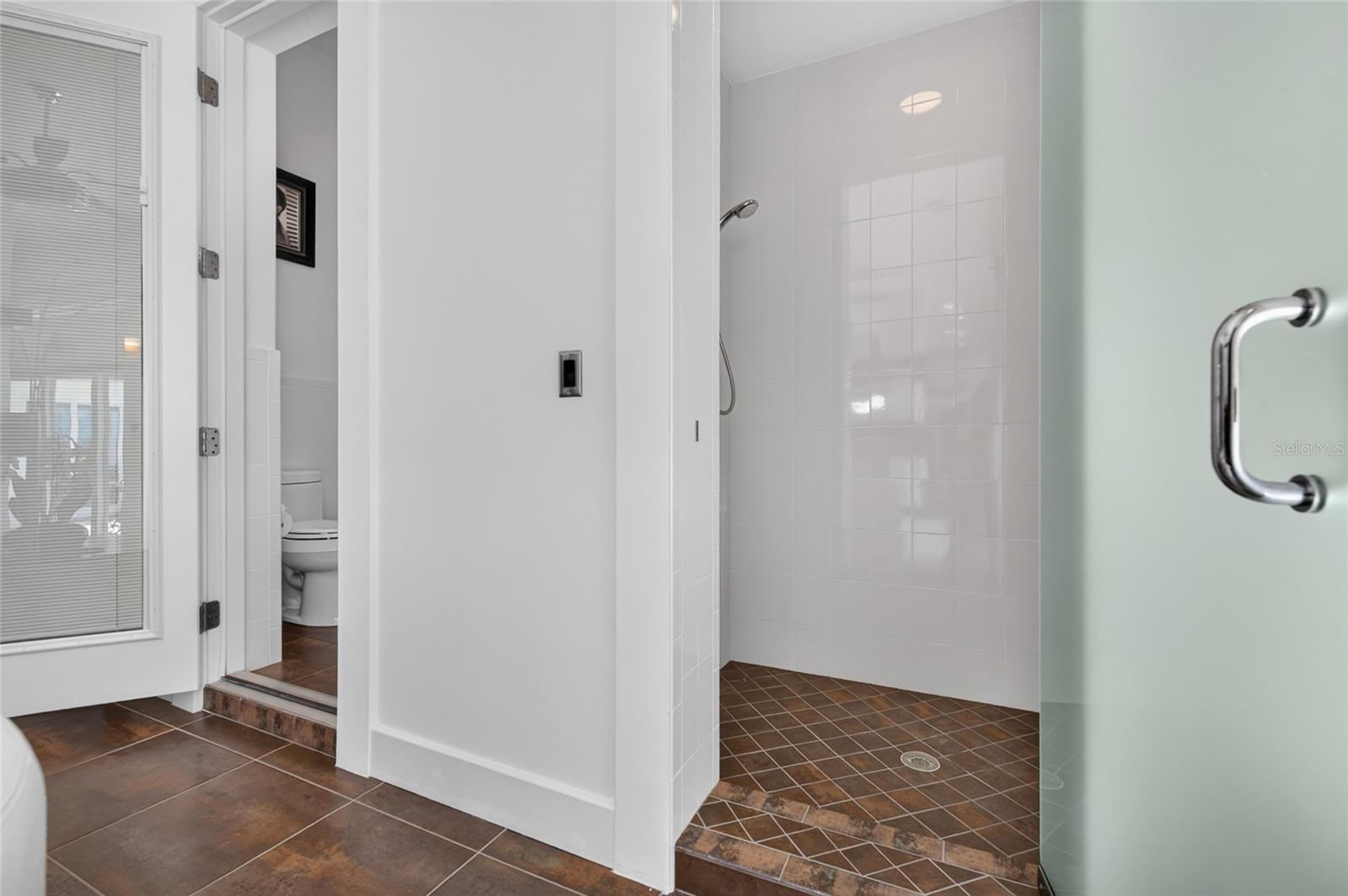 MC ELROYS BELLEVIEW - Residential