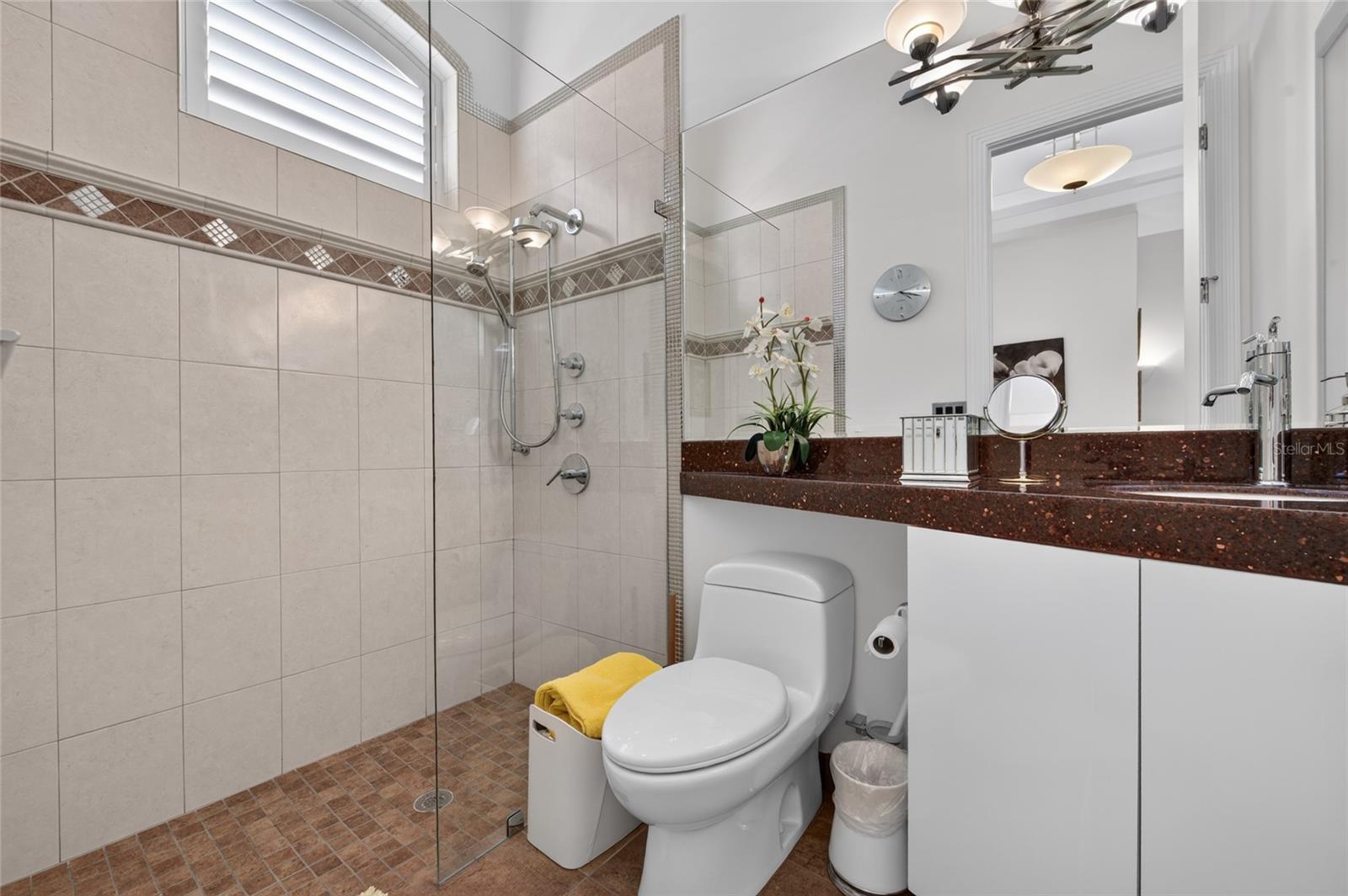 MC ELROYS BELLEVIEW - Residential