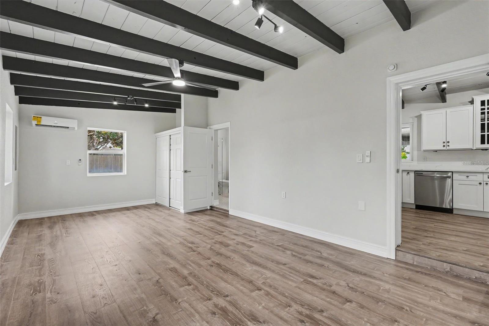 HARBOR VIEW VILLAS A - Residential