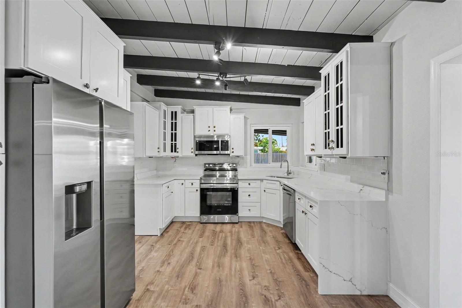 HARBOR VIEW VILLAS A - Residential