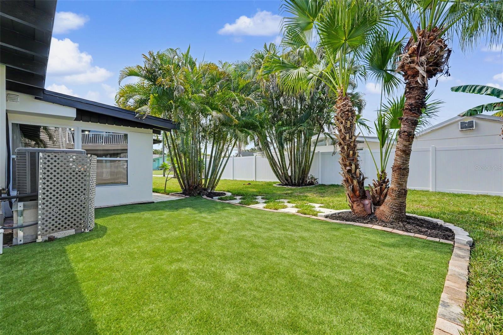 HARBOR VIEW VILLAS A - Residential