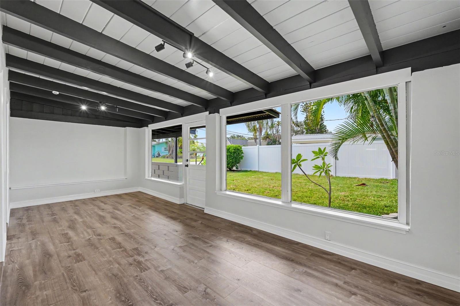 HARBOR VIEW VILLAS A - Residential