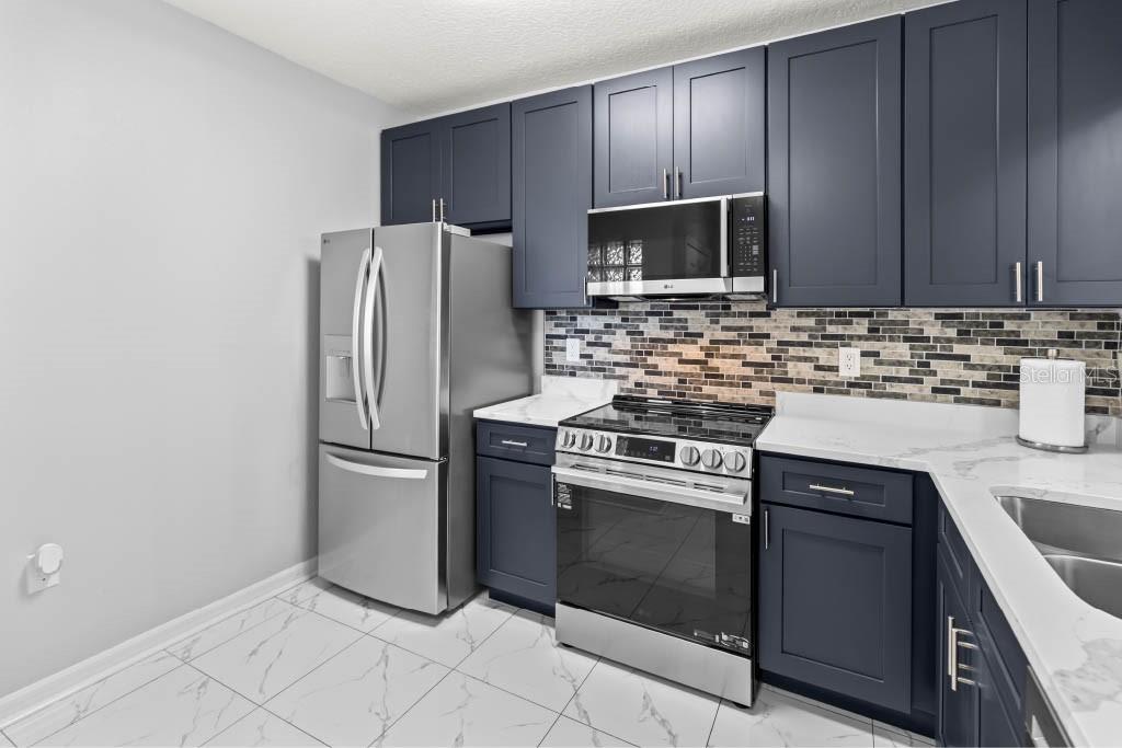 VILLAGES OF BLOOMINGDALE CONDO - Residential Lease