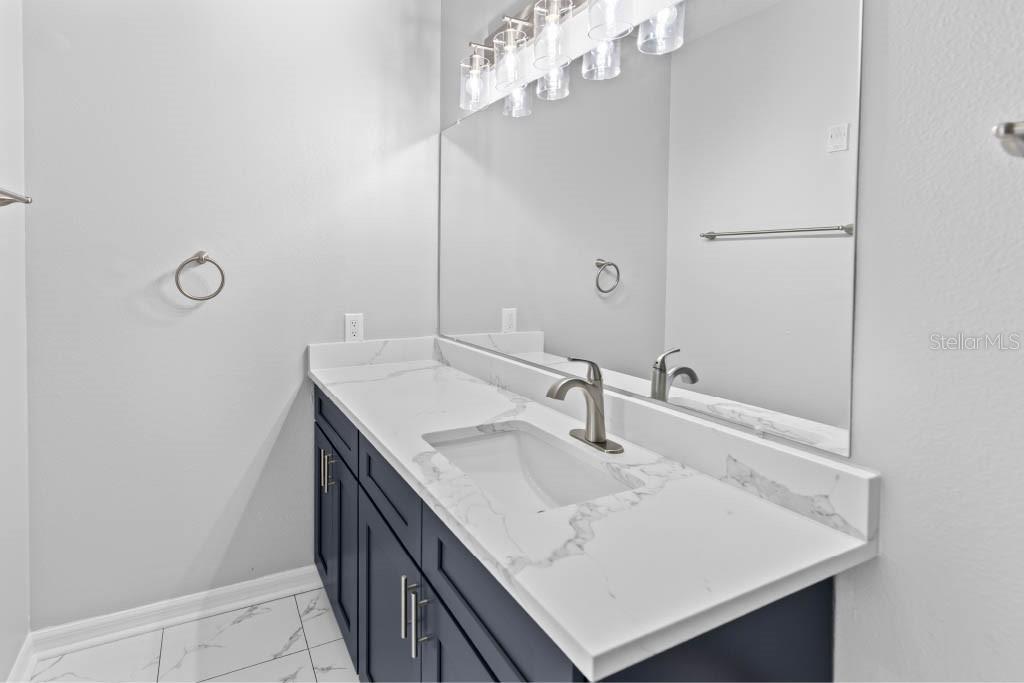 VILLAGES OF BLOOMINGDALE CONDO - Residential Lease