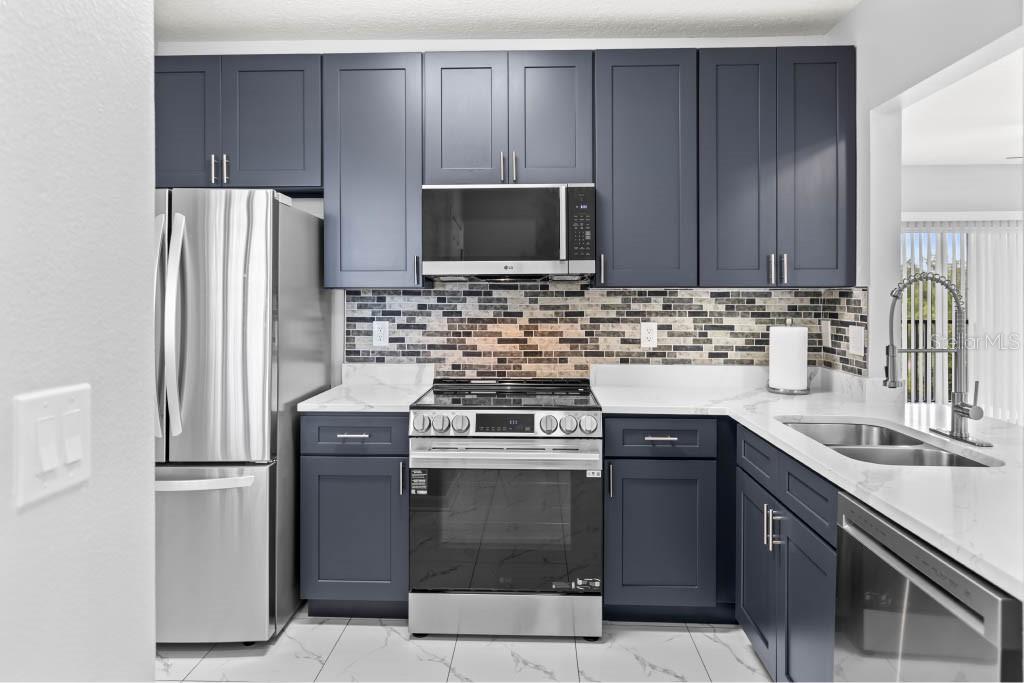 VILLAGES OF BLOOMINGDALE CONDO - Residential Lease
