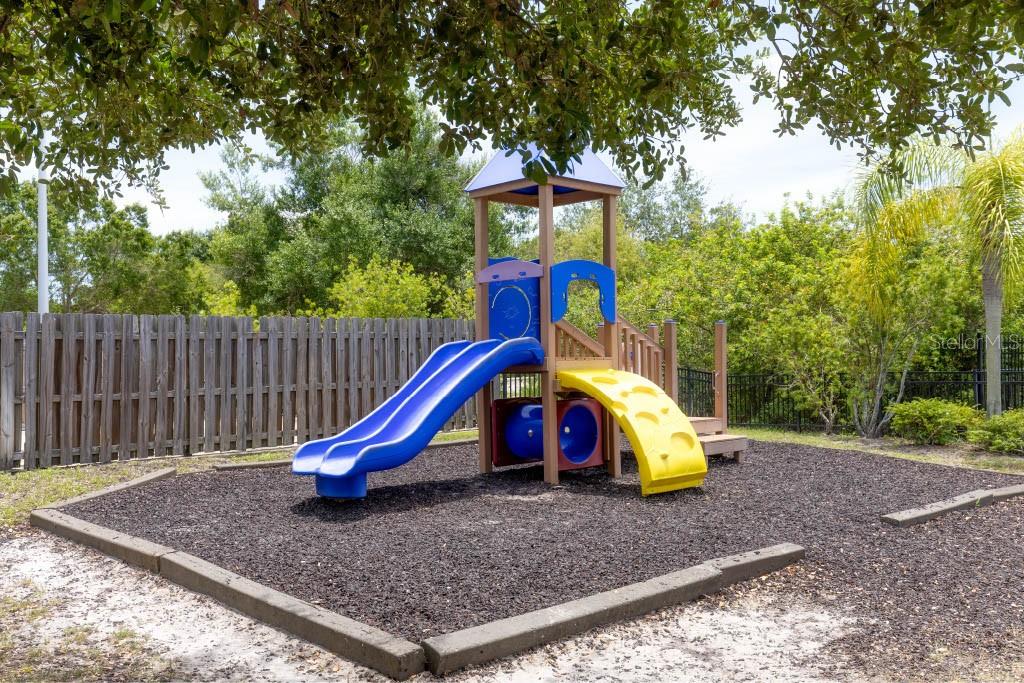 VILLAGES OF BLOOMINGDALE CONDO - Residential Lease