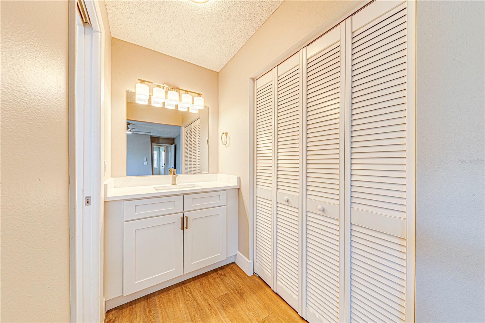 COLONNADES PH 02 - Residential