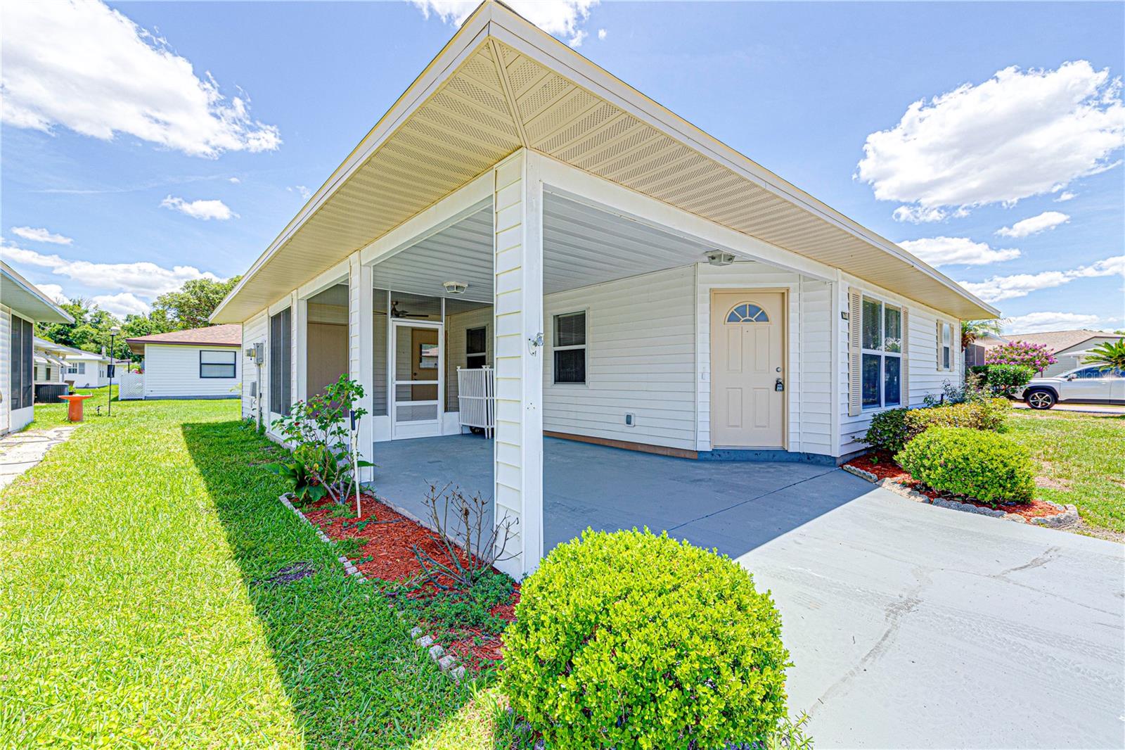 COLONNADES PH 02 - Residential