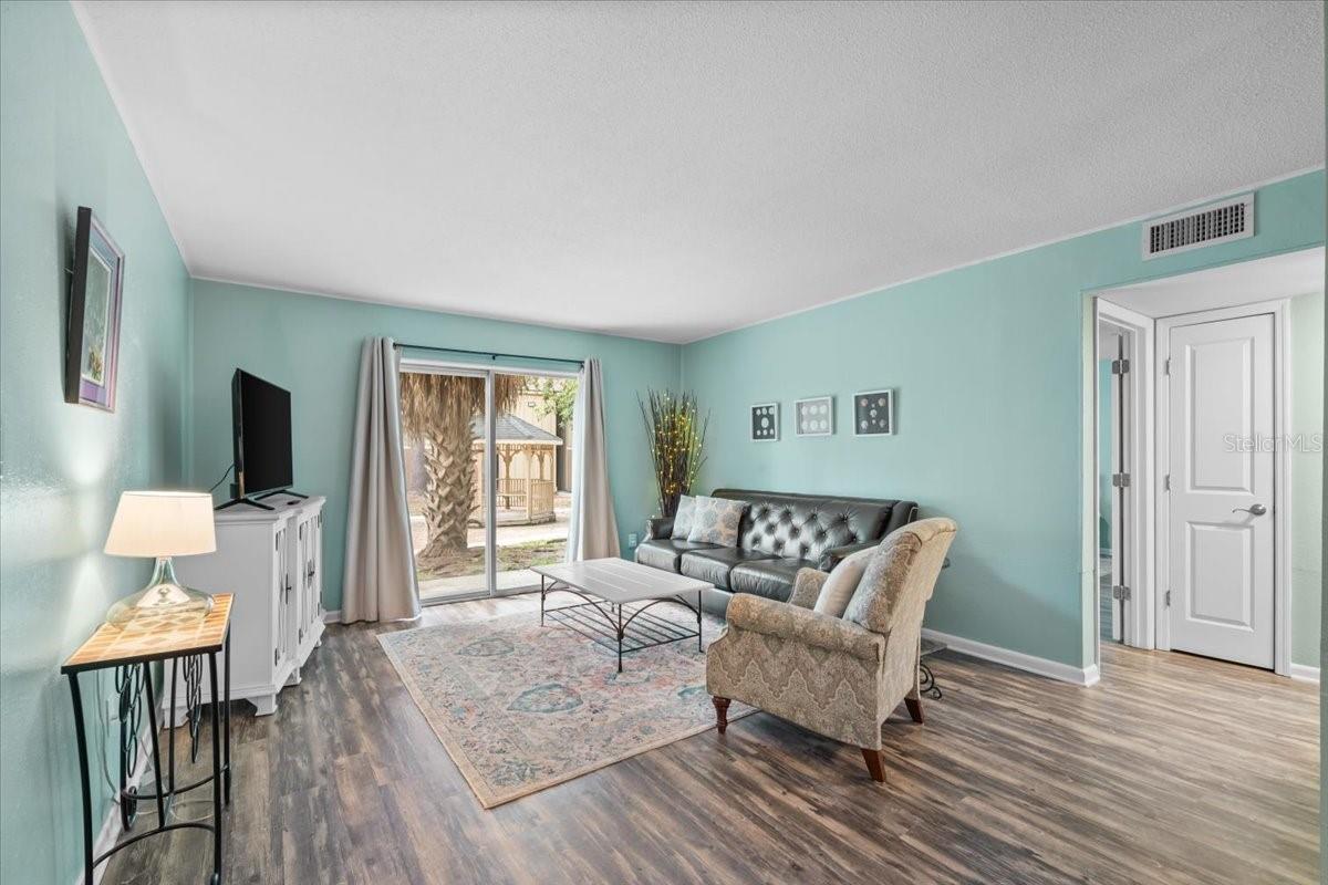 HAWTHORNE RESERVE - Residential