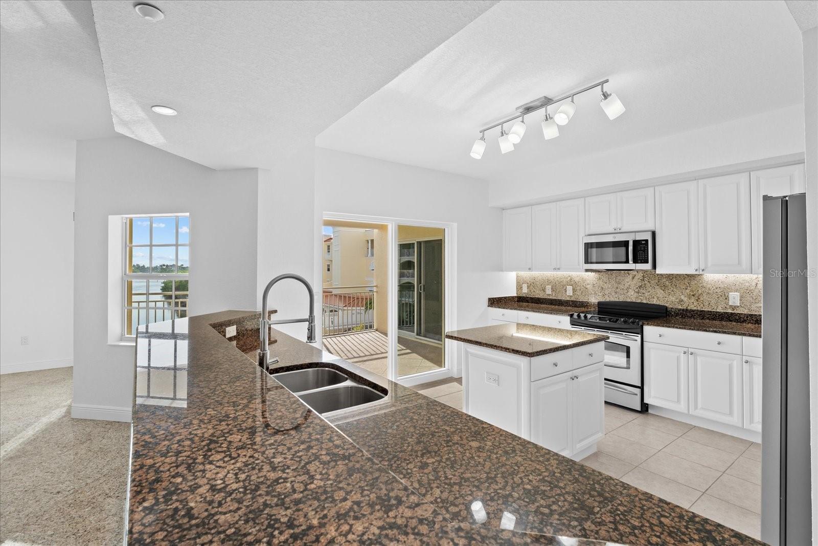 VILLAS AT BELLAGIO HARBOR VILLAGE - Residential