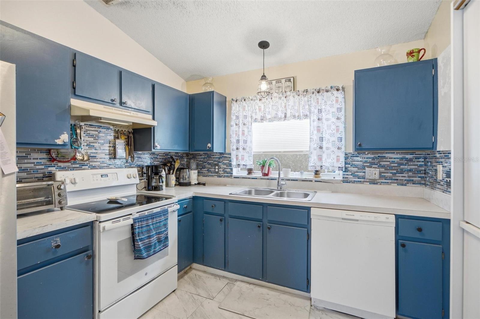 OAK GROVE CIRCLE - Residential