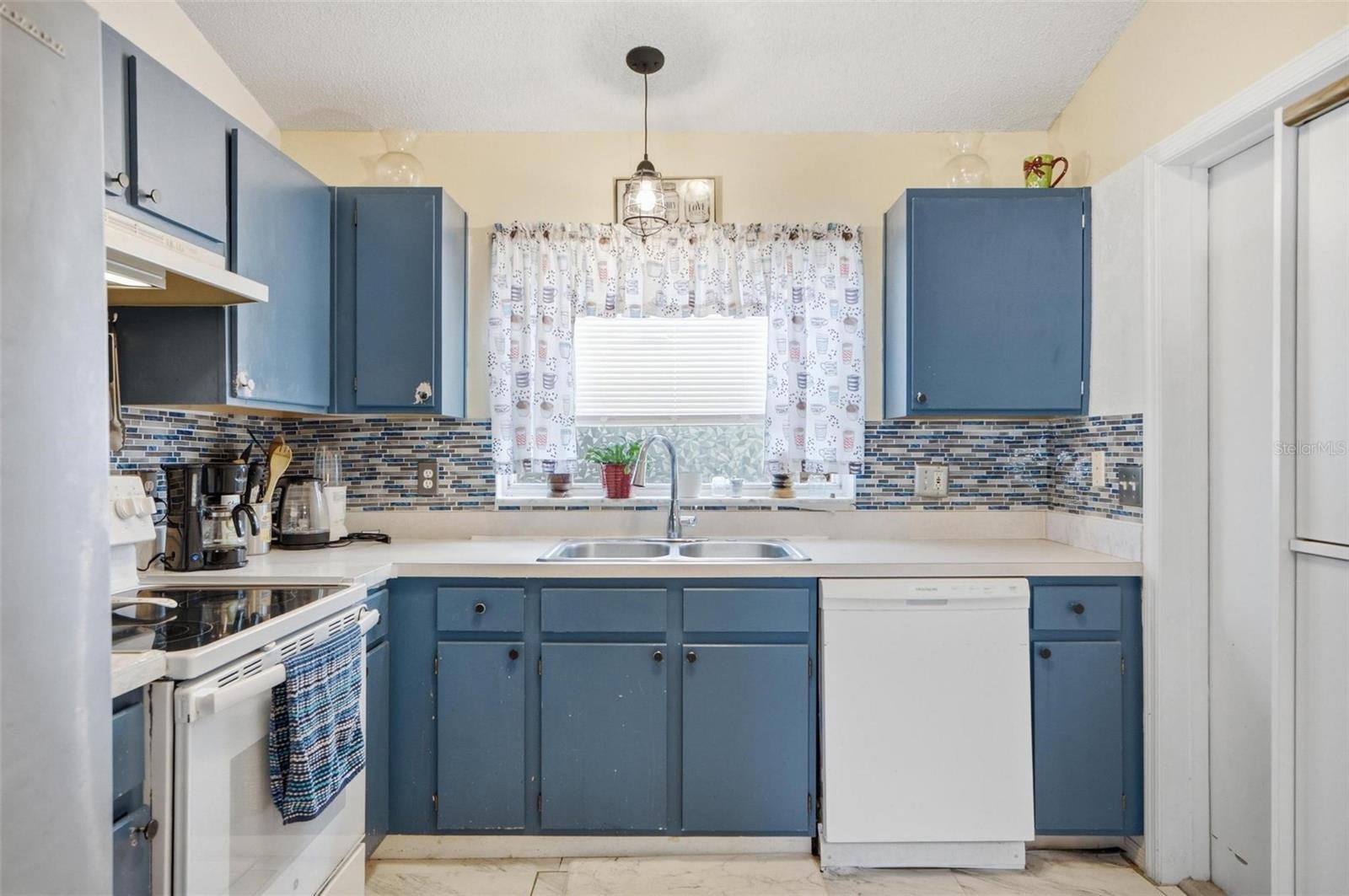 OAK GROVE CIRCLE - Residential
