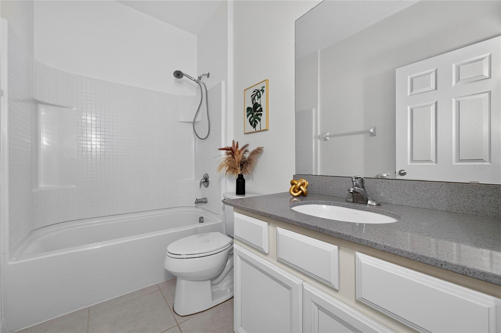 WINDSOR SQUARE - Residential Lease