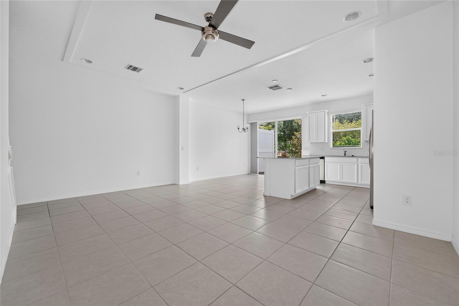 WINDSOR SQUARE - Residential Lease