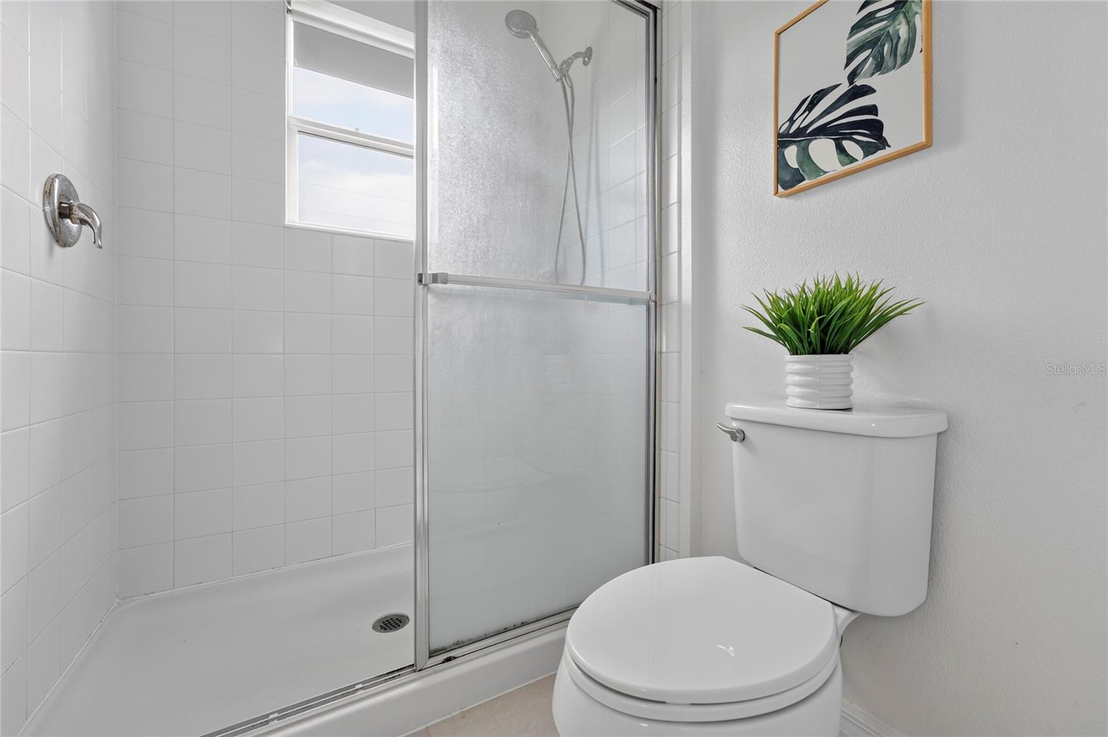 WINDSOR SQUARE - Residential Lease