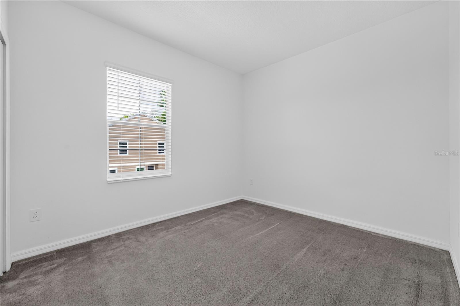 WINDSOR SQUARE - Residential Lease