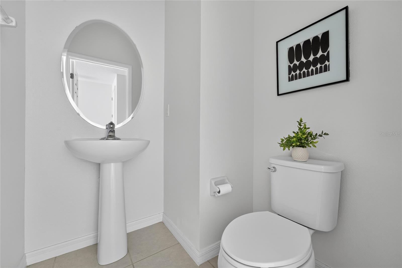 WINDSOR SQUARE - Residential Lease