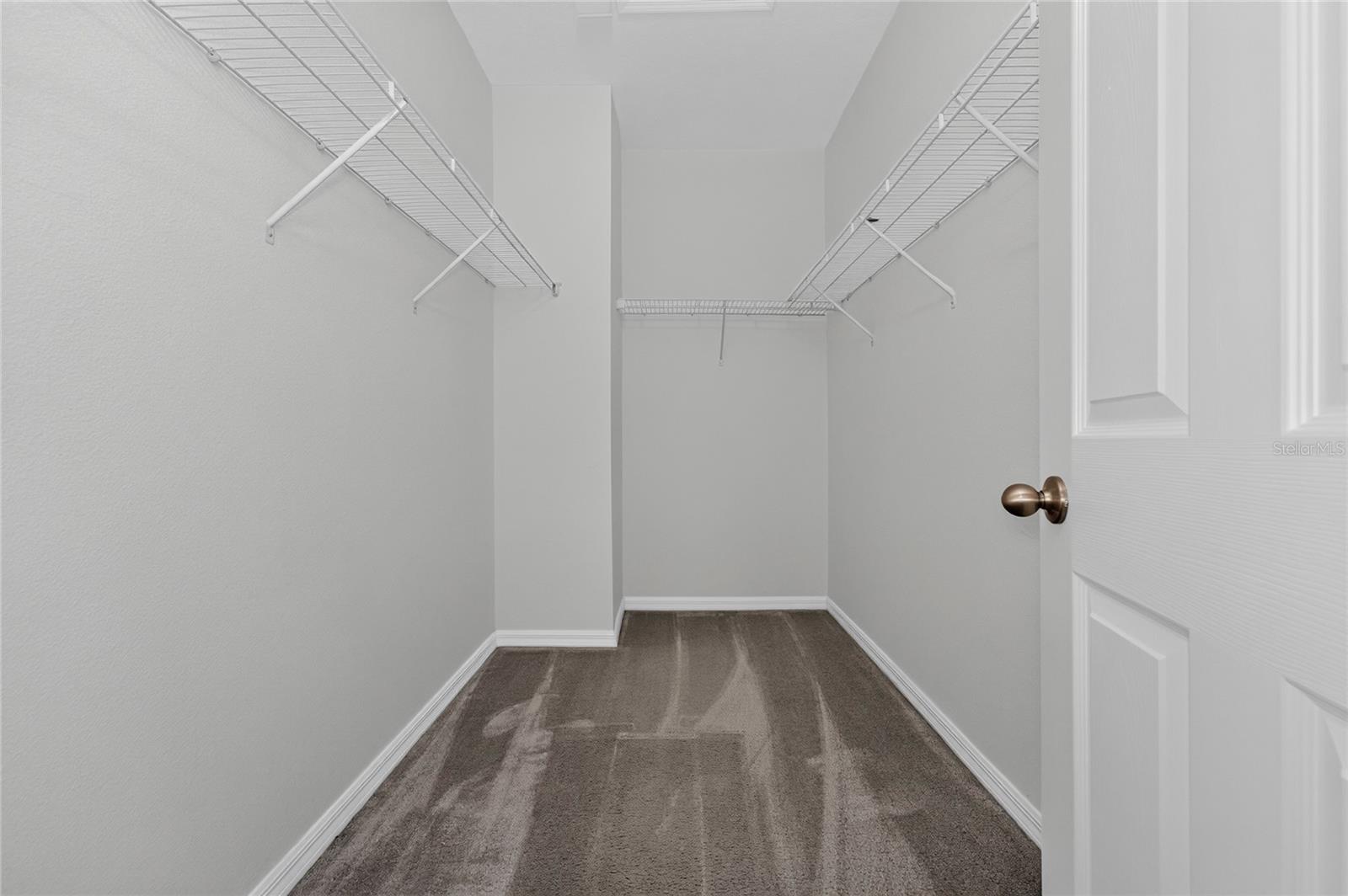WINDSOR SQUARE - Residential Lease