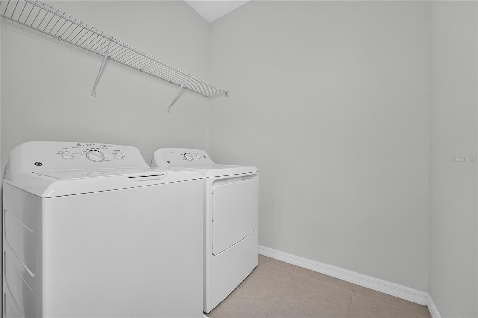 WINDSOR SQUARE - Residential Lease
