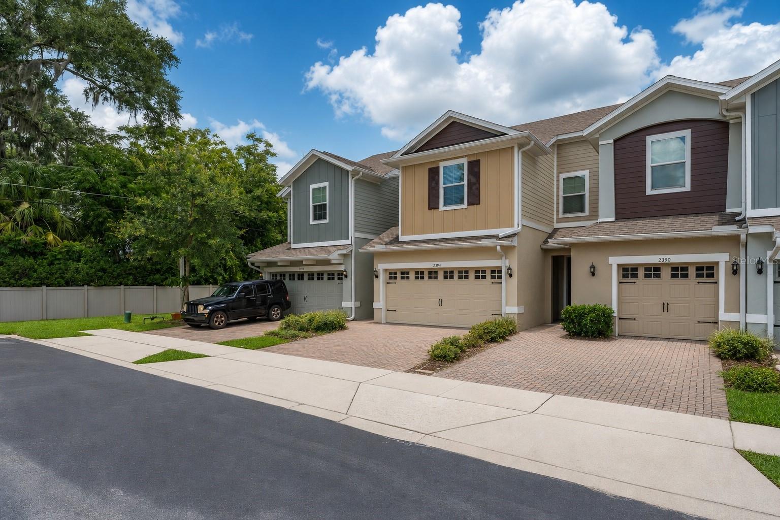 WINDSOR SQUARE - Residential Lease