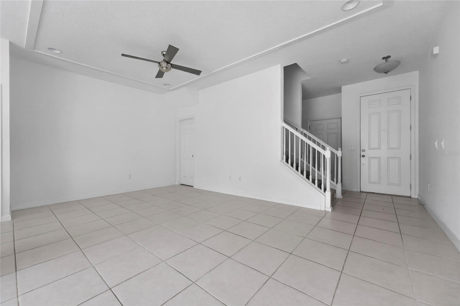 WINDSOR SQUARE - Residential Lease