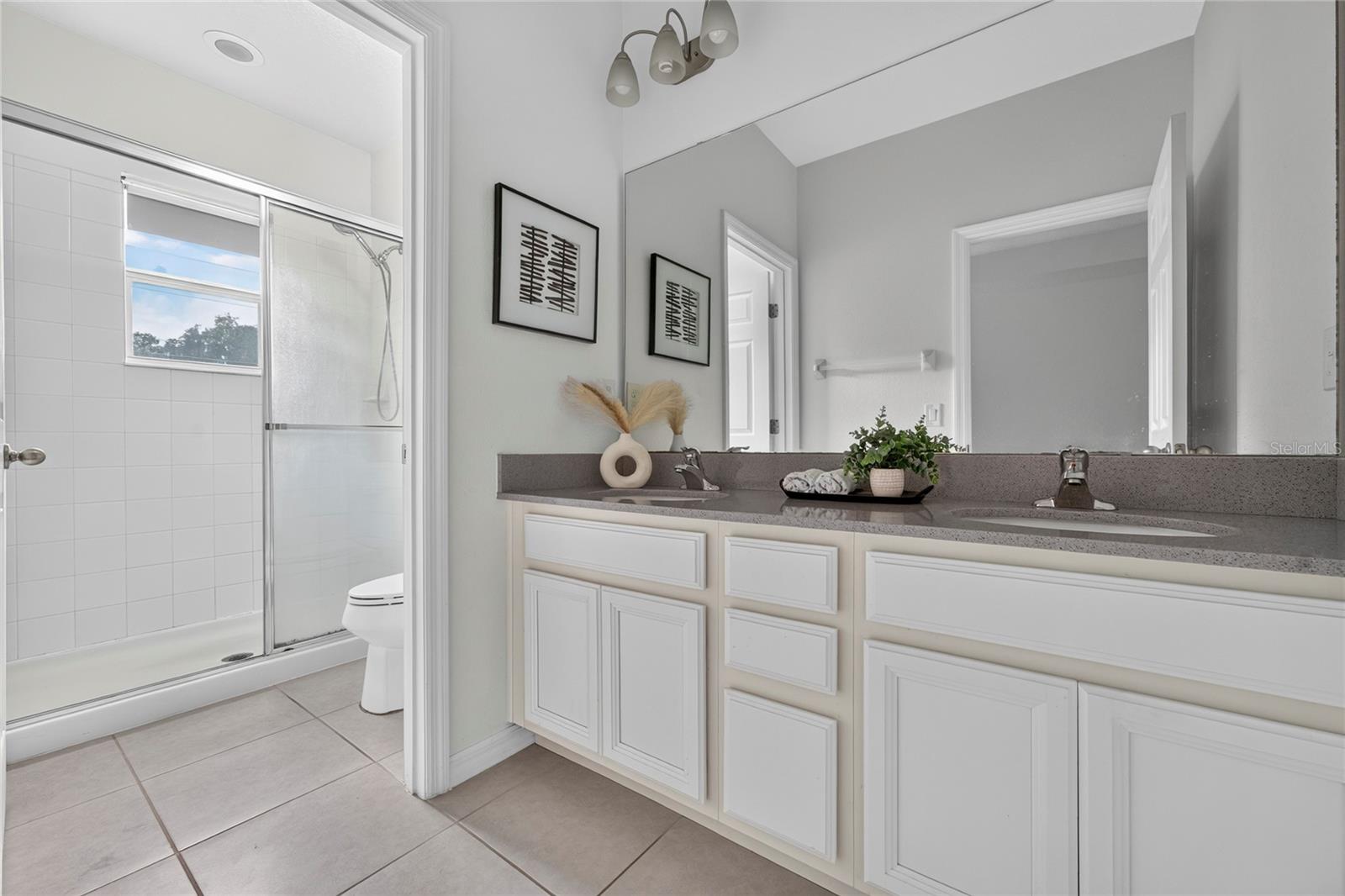 WINDSOR SQUARE - Residential Lease