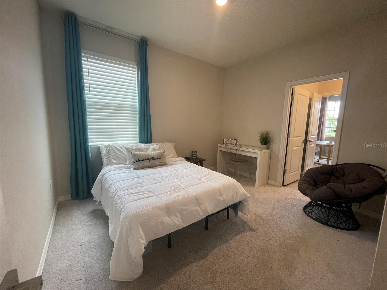 SUWANNEE LAKESIDE PH 2 & 3 - Residential Lease