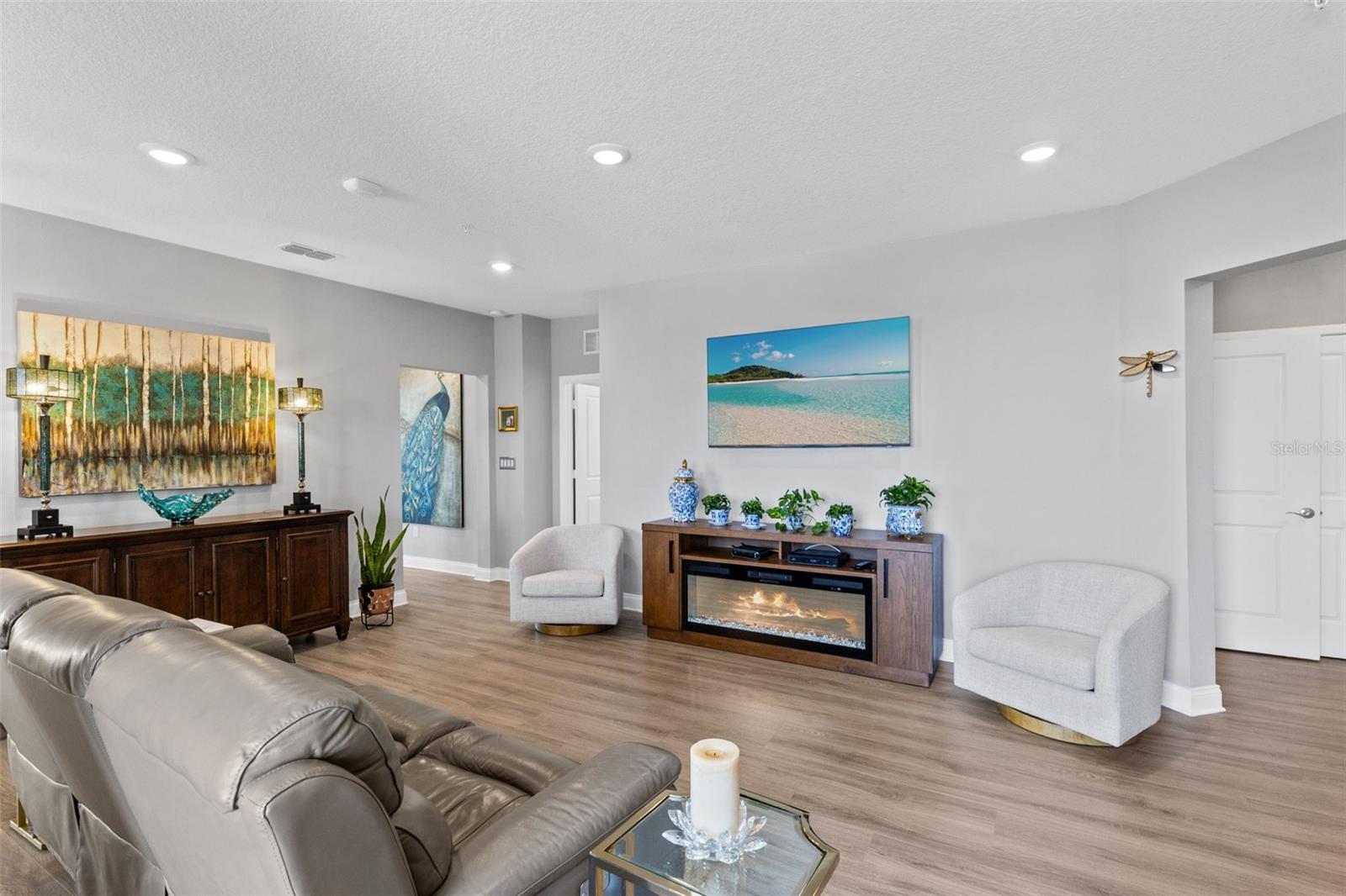 GATHERINGS OF LAKE NONA 2 CONDOMINIUM - Residential