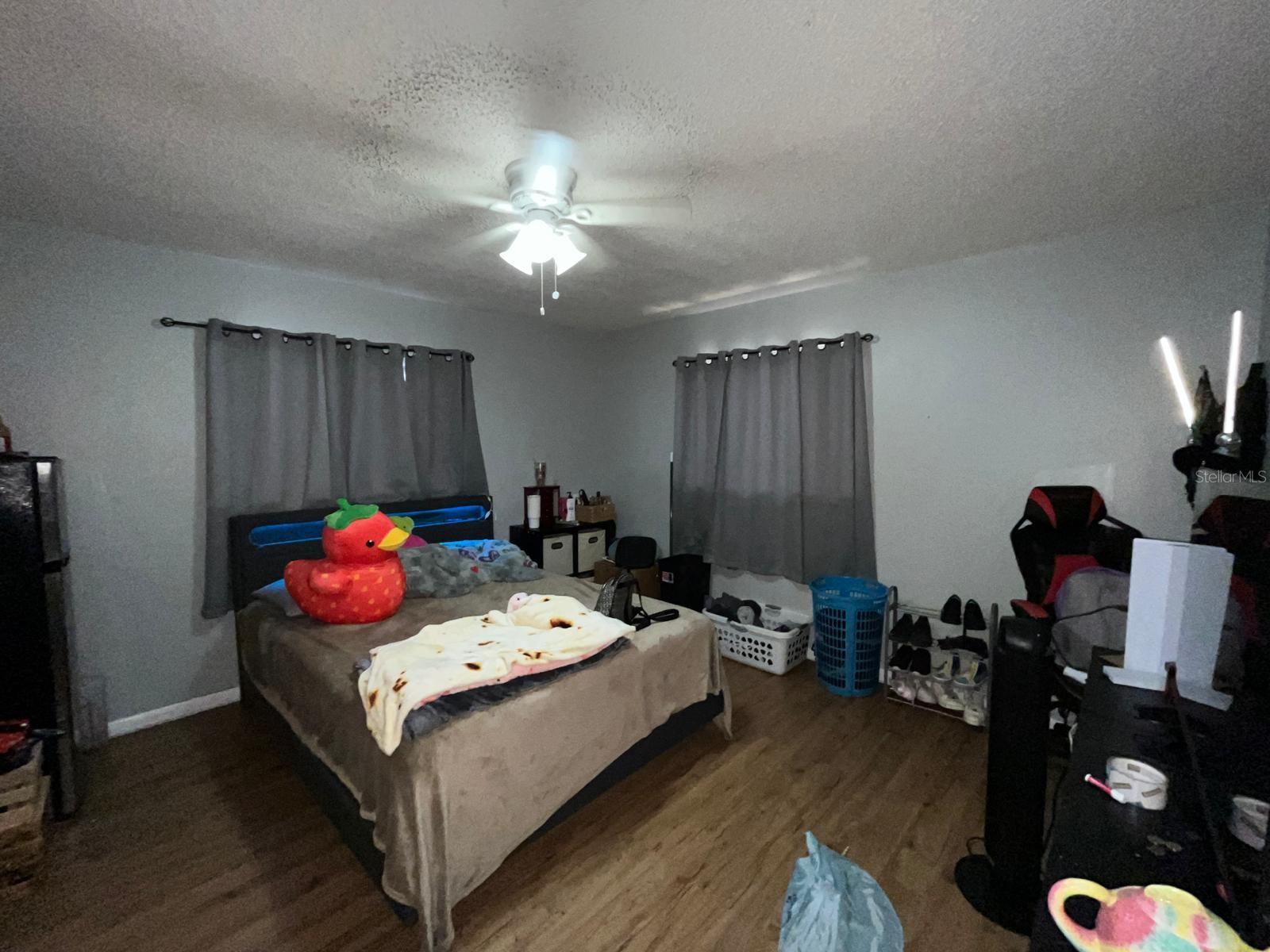 MOONEY POND PARK - Residential