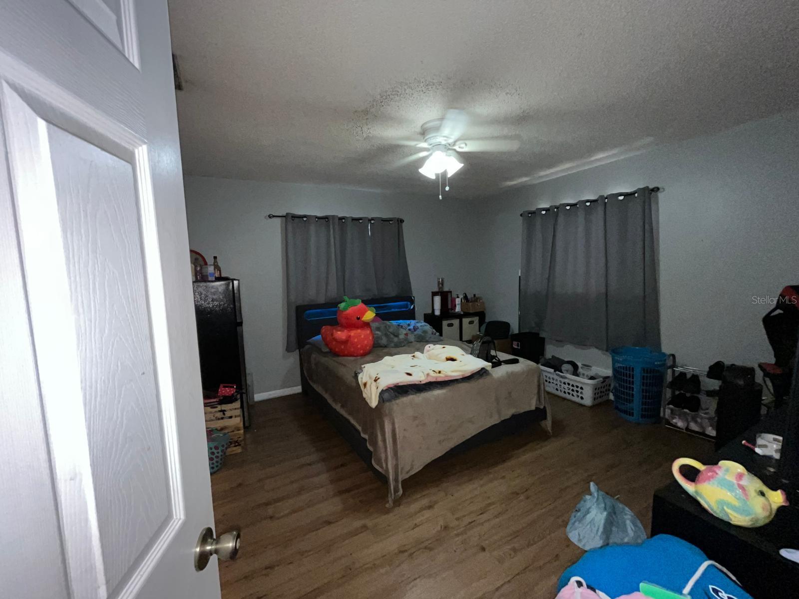 MOONEY POND PARK - Residential