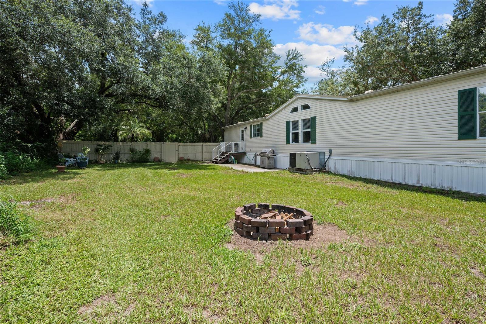 ACREAGE - Residential