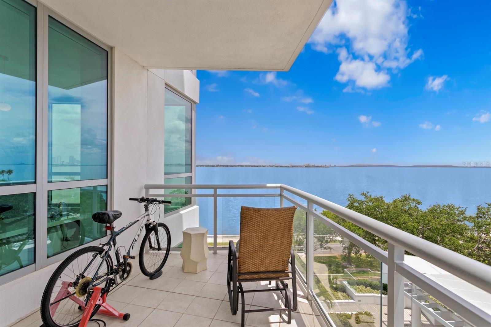 VIRAGE BAYSHORE - Residential