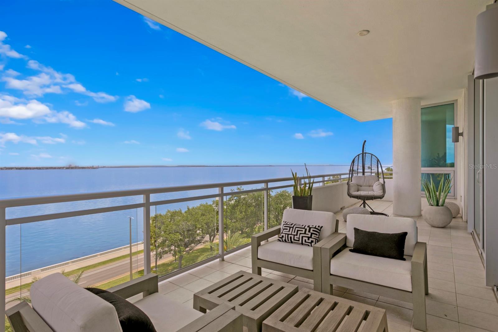 VIRAGE BAYSHORE - Residential