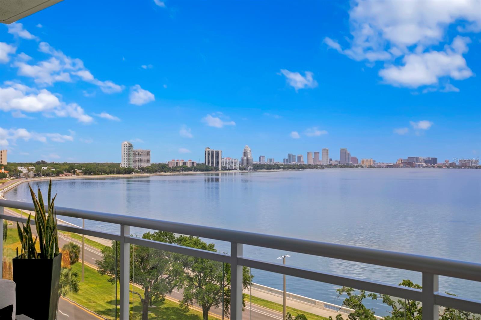 VIRAGE BAYSHORE - Residential