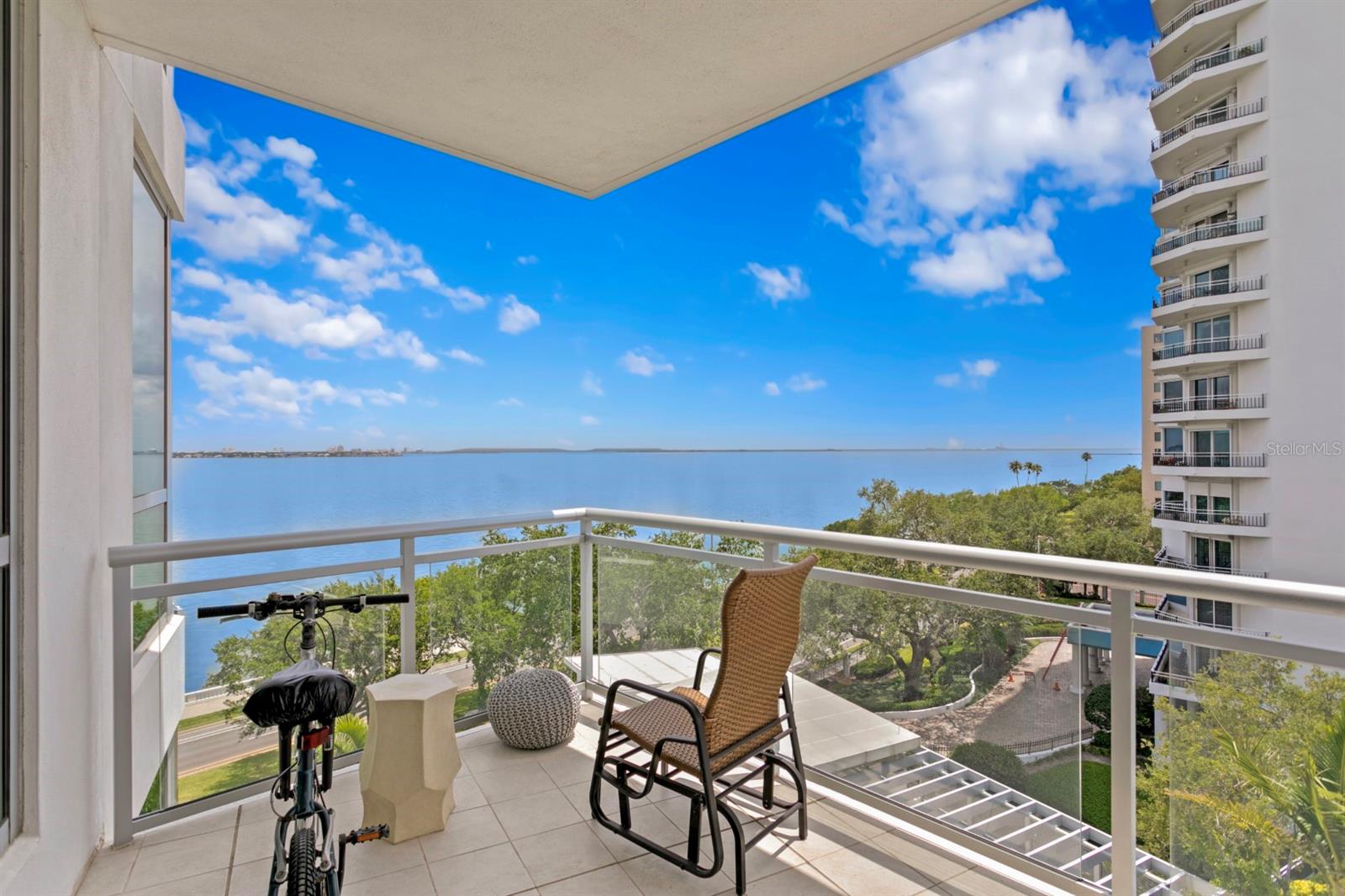 VIRAGE BAYSHORE - Residential