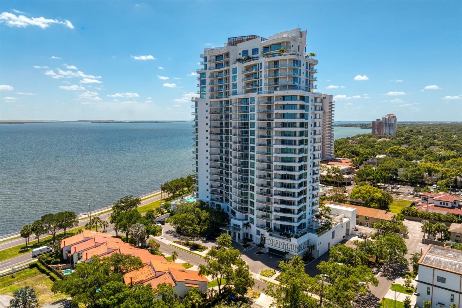 VIRAGE BAYSHORE - Residential