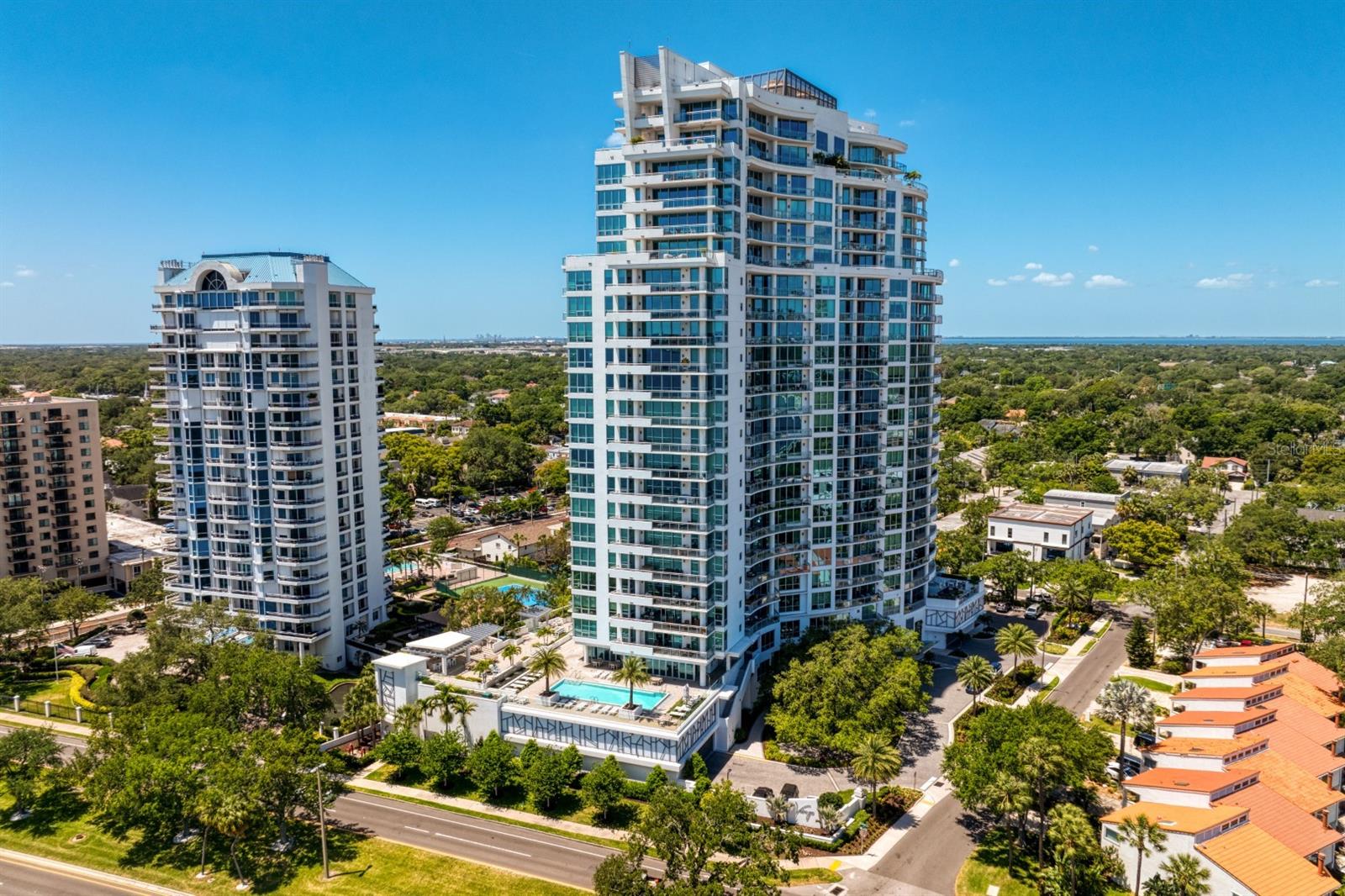VIRAGE BAYSHORE - Residential