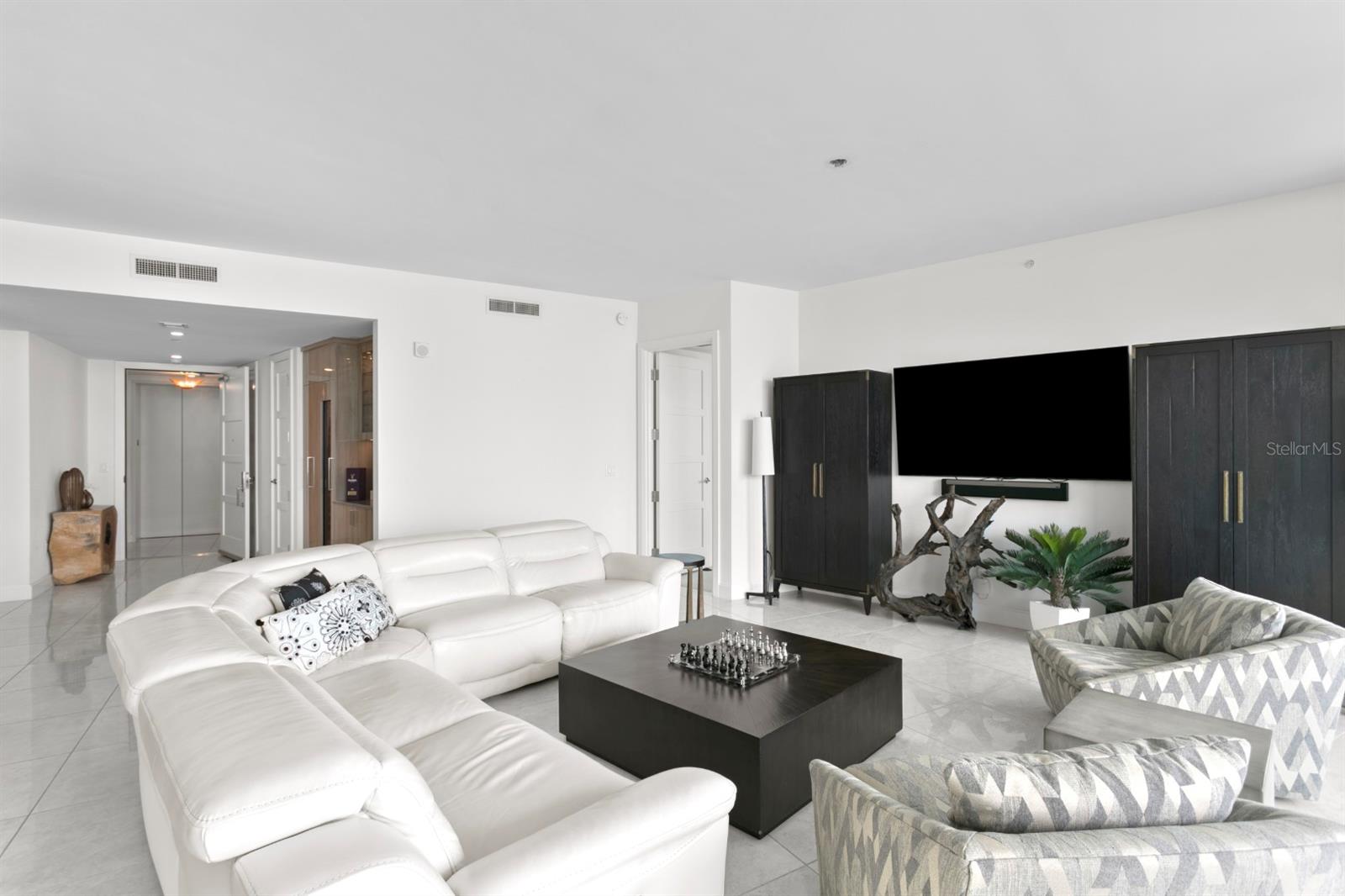 VIRAGE BAYSHORE - Residential