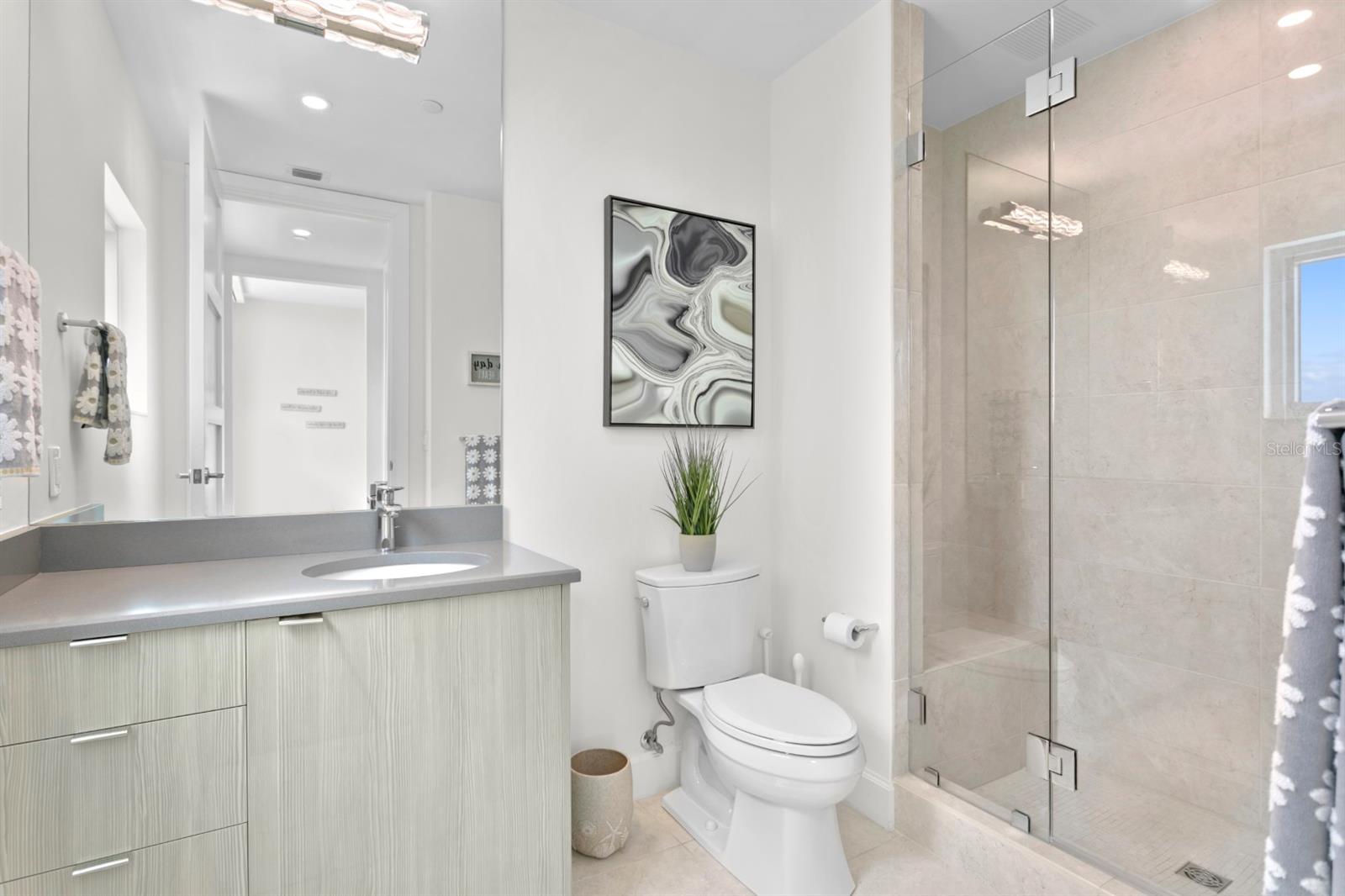 VIRAGE BAYSHORE - Residential