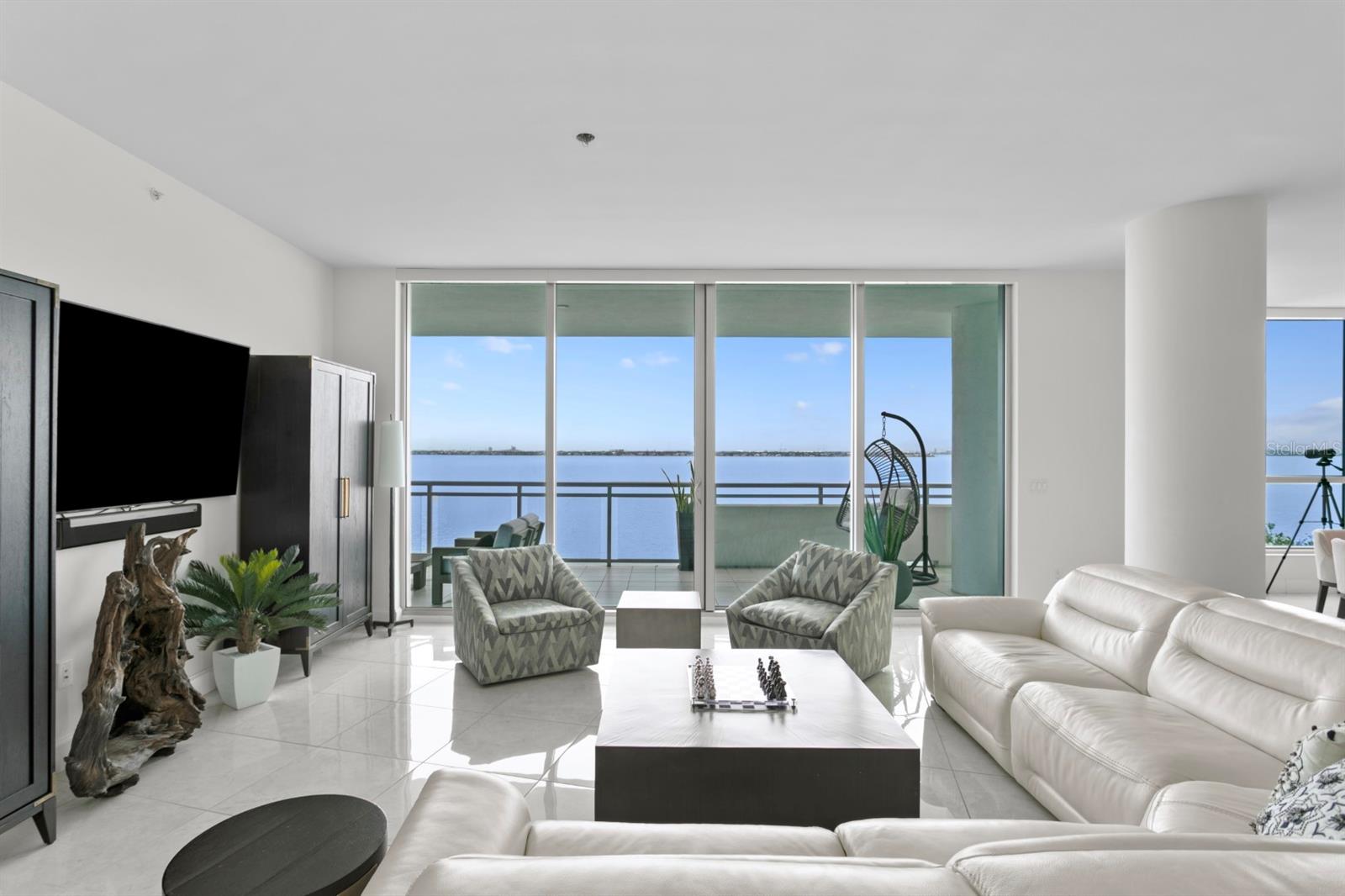 VIRAGE BAYSHORE - Residential