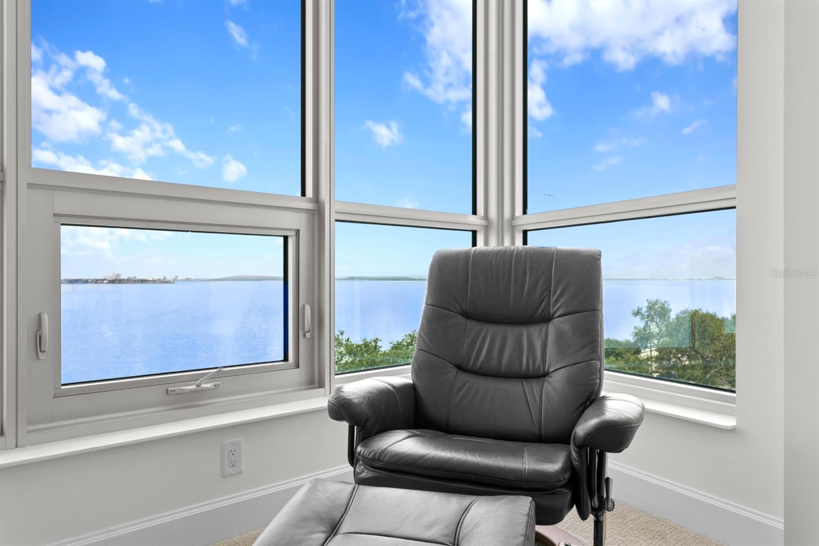 VIRAGE BAYSHORE - Residential