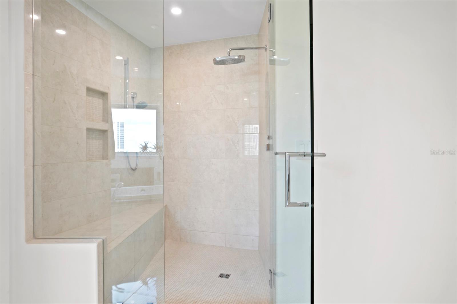 VIRAGE BAYSHORE - Residential