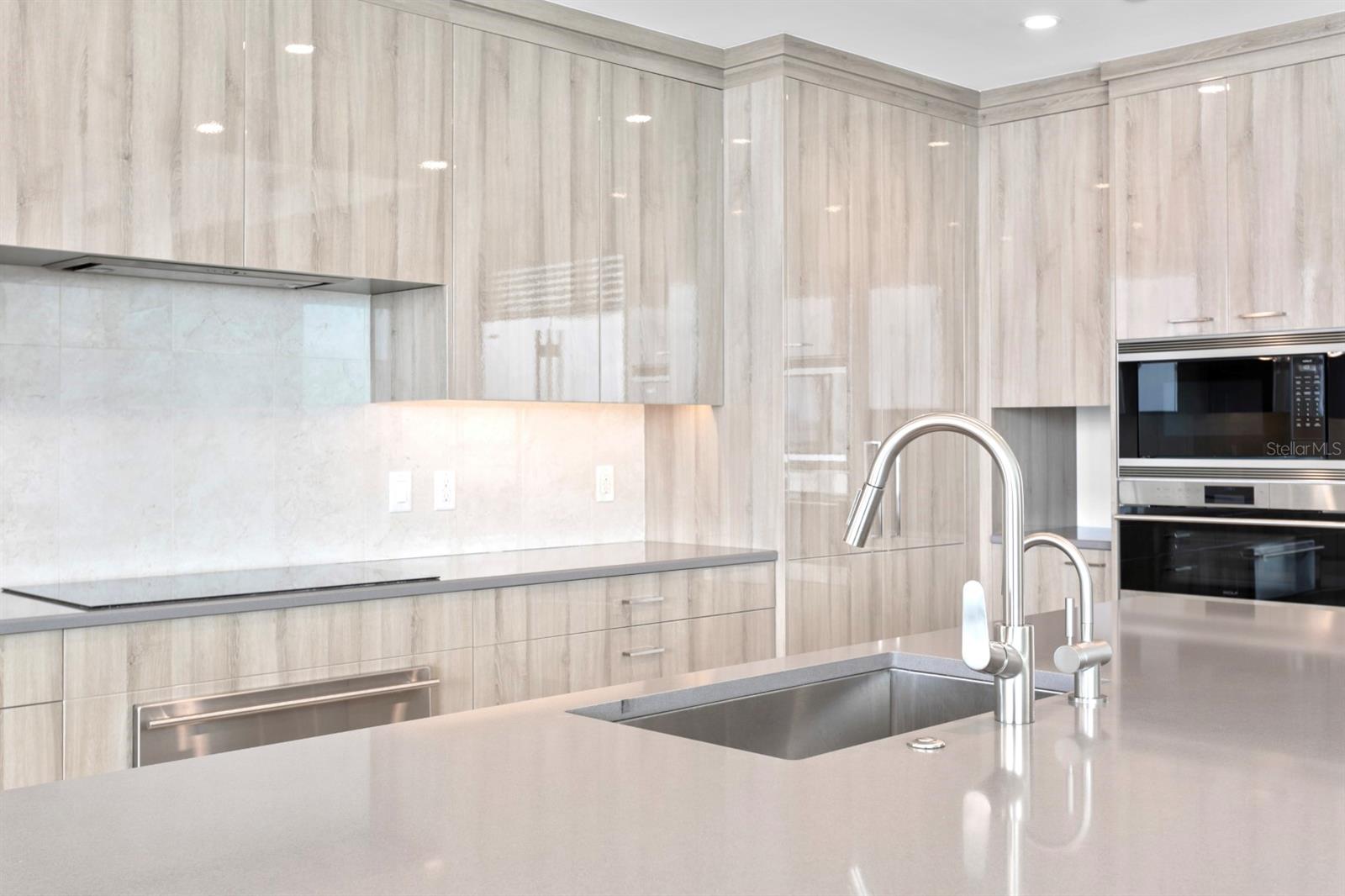 VIRAGE BAYSHORE - Residential