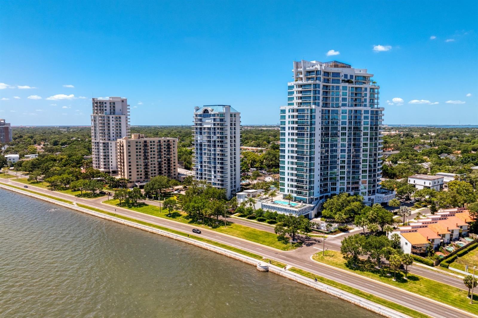 VIRAGE BAYSHORE - Residential
