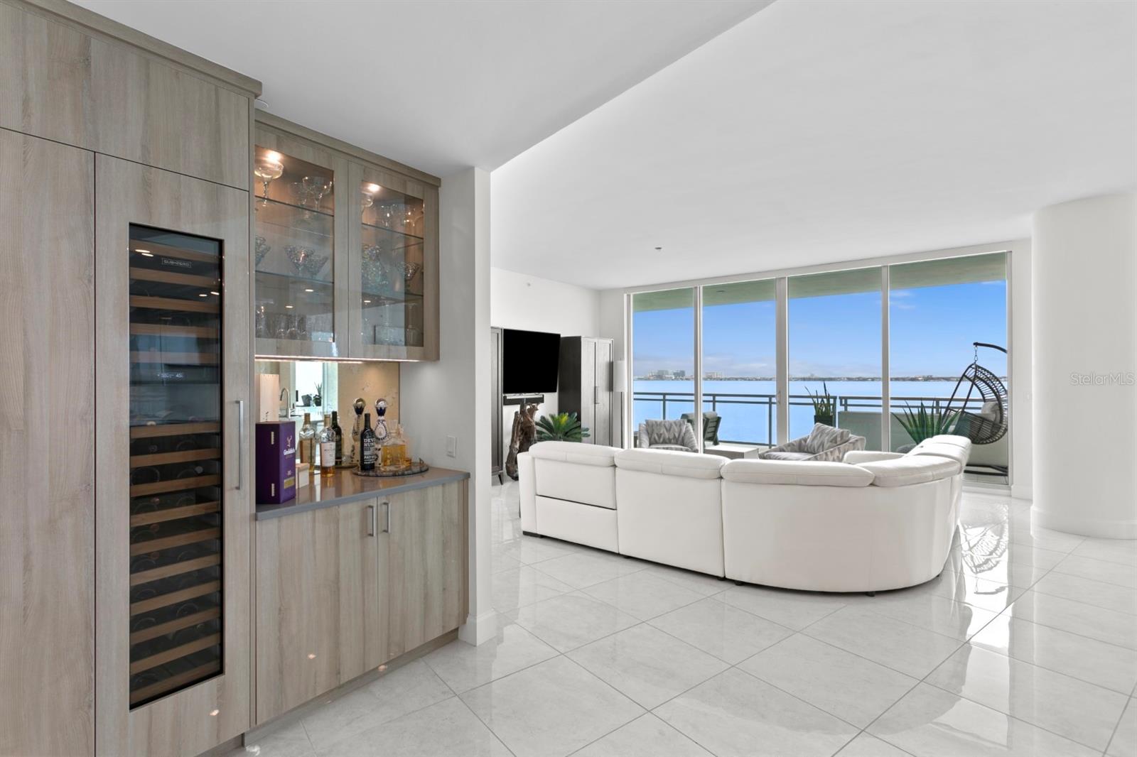 VIRAGE BAYSHORE - Residential