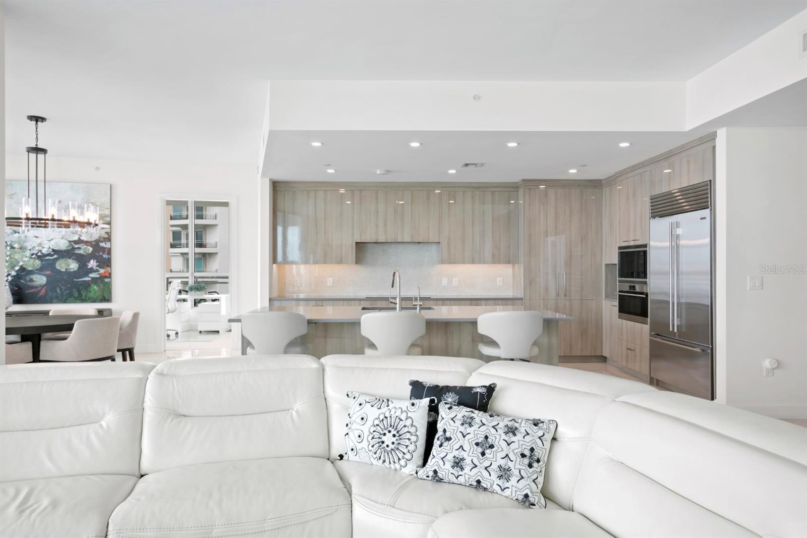VIRAGE BAYSHORE - Residential