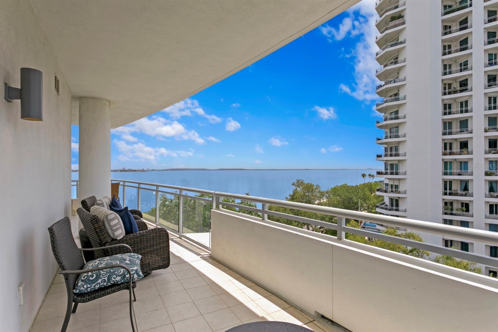 VIRAGE BAYSHORE - Residential