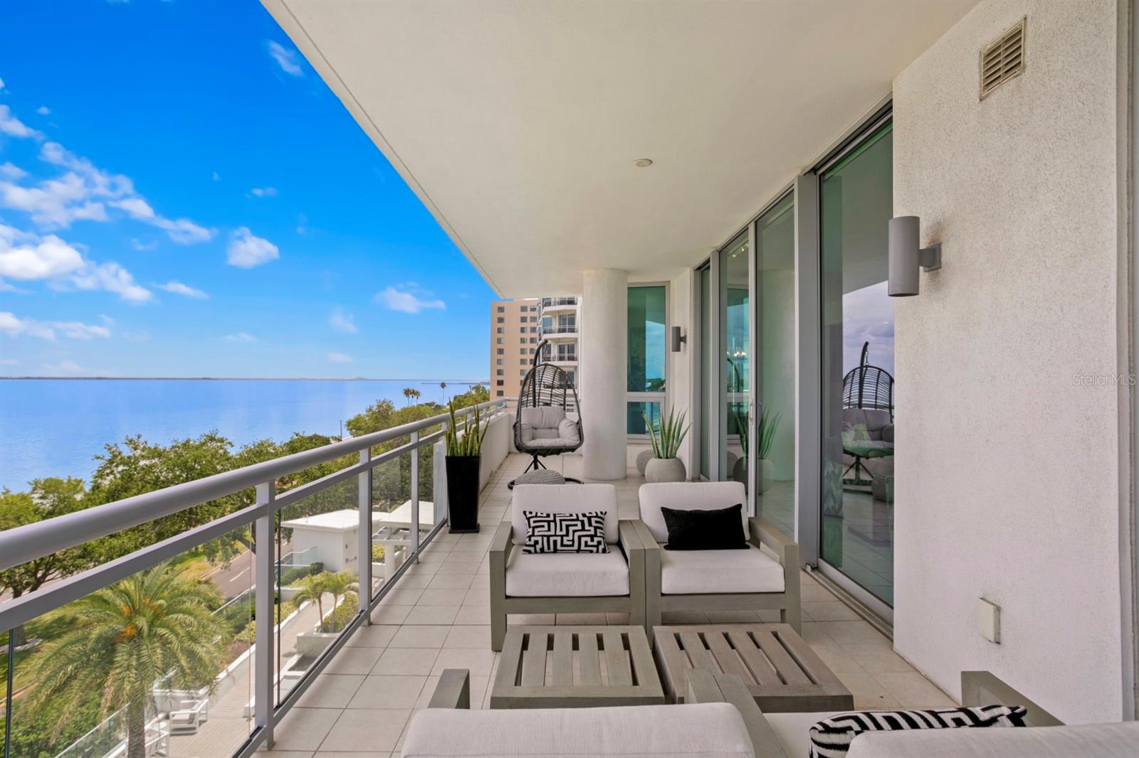 VIRAGE BAYSHORE - Residential